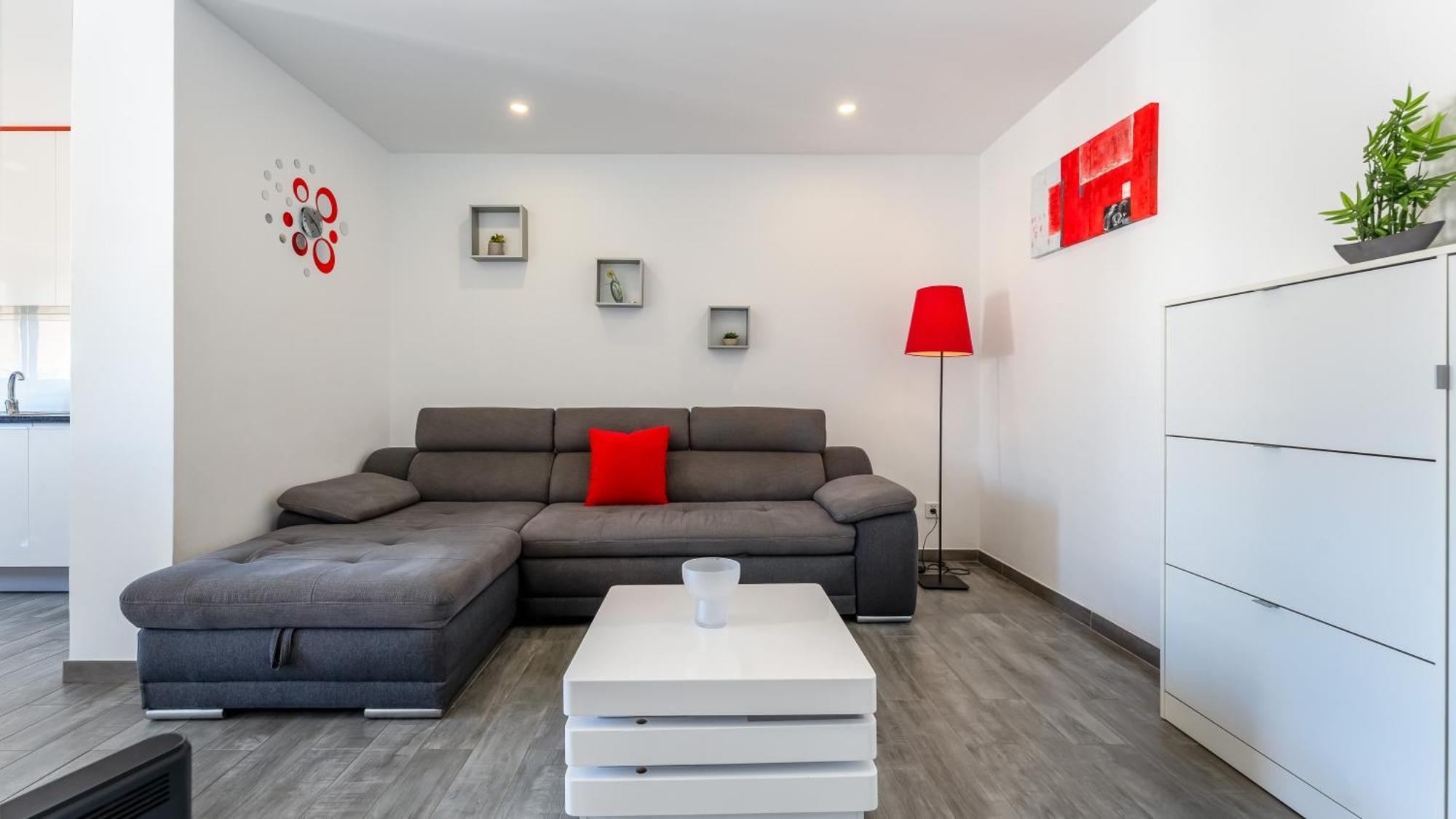 Red Velvet 1 Bdr Flat With Balcony By Lovelystay 포티마오 외부 사진